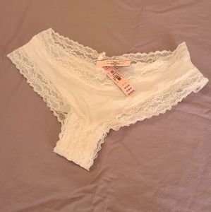 NWT Victoria's Secret White Cotton/Lace Cheekie S
